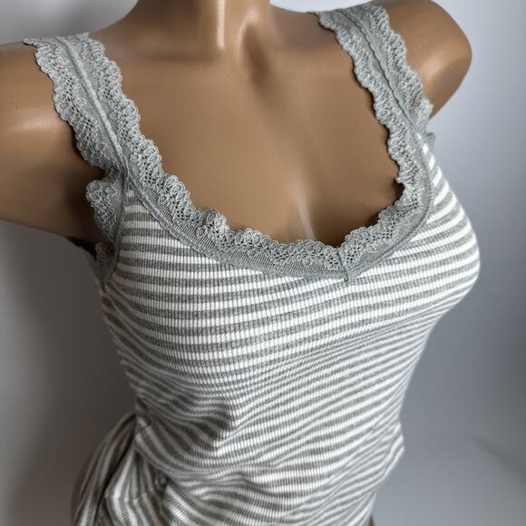 Uniqlo Gray Stripe Glittery Ribbed Lace Trim Tank Top M Y2K Coquette Cami - Picture 9 of 11